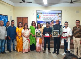 কটন কলেজৰ এলমনাই ভৱনত ‘স্পন্দন…শব্দৰ পৰা হৃদয়লৈ’ গোটৰ ২০২৩ বৰ্ষৰ বঁটা প্ৰদান অনুষ্ঠান