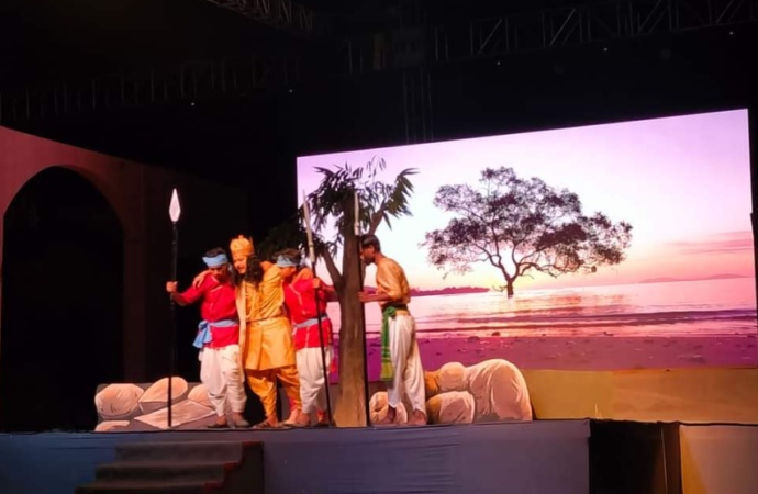 গুৱাহাটীৰ লাচিতঘাটত ‘প্ৰজ্ঞা’ৰ উদ্যোগত ‘বীৰ চিলাৰায়’ শীৰ্ষক নাট মঞ্চস্থ