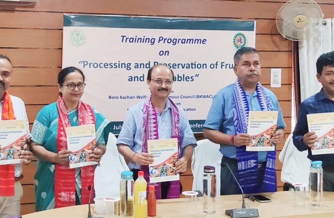 অসম কৃষি বিশ্ববিদ্যালয়ত ফলমূল আৰু শাক-পাচলি সংৰক্ষণ আৰু সংসাধনৰ প্ৰশিক্ষণৰ সামৰণি