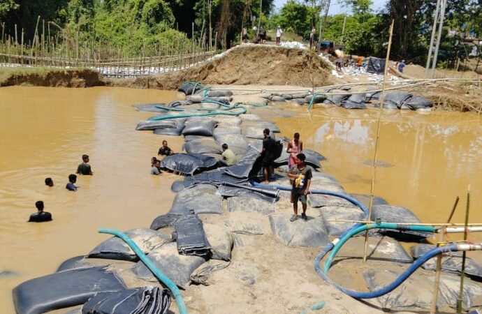 ৰাজ্যৰ বান-খহনীয়া ৰোধৰ বাবে চৰকাৰে বিভিন্ন অত্যাধুনিক পদক্ষেপ গ্ৰহণ কৰি আছেঃ মন্ত্ৰী পীযুষ হাজৰীকা