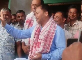 নগাঁৱত বানাক্ৰান্তৰ কাষত ৰাইজৰ দলৰ সভাপতি অখিল গগৈ, বুজ ল’লে বানাক্ৰান্তৰ সমস্যাৰ