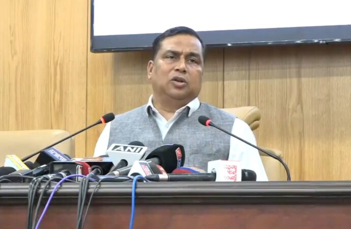 অসম কেবিনেটৰ সিদ্ধান্ত সন্দৰ্ভত মন্ত্ৰী জয়ন্ত মল্লবৰুৱাৰ সংবাদমেল সম্বোধন