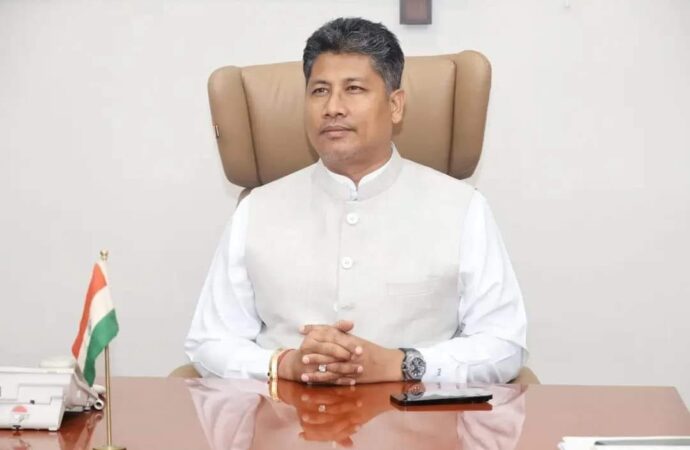 মুখ্যমন্ত্ৰীৰ মন্তব্যক লৈ ৰাজনৈতিক বিষবাষ্প বিয়াপাইছে কংগ্ৰেছ দলেঃ মন্ত্ৰী পীযুষ হাজৰীকা
