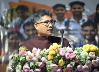 আমি লাখ লাখ পৰিয়ালক মাত্ৰ ১২টা দিনৰ ভিতৰত কিবা নহয় কিবা প্ৰকাৰে সহায় কৰি আহিছোঃ মন্ত্ৰী পীযুষ হাজৰীকা