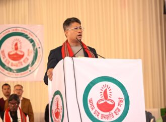 বৃহত্তৰ অসমীয়া জাতি গঠন তথা অসমৰ অৰ্থনীতি নিয়ন্ত্ৰণত চাহ জনগোষ্ঠীটোৰ অৱদান অপৰিসীমঃ মন্ত্ৰী পীযুষ হাজৰীকা