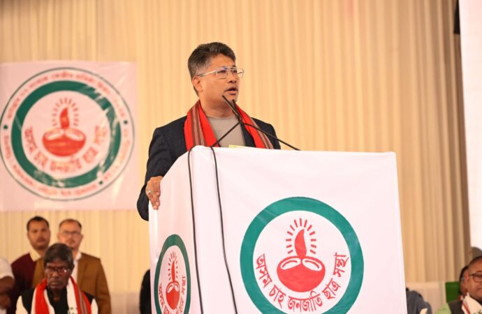 বৃহত্তৰ অসমীয়া জাতি গঠন তথা অসমৰ অৰ্থনীতি নিয়ন্ত্ৰণত চাহ জনগোষ্ঠীটোৰ অৱদান অপৰিসীমঃ মন্ত্ৰী পীযুষ হাজৰীকা