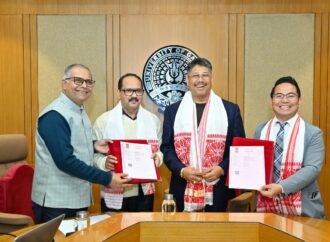 গুৱাহাটী বিশ্ববিদ্যালয় আৰু NIELIT ৰ মাজত বুজাবুজিৰ চুক্তি স্বাক্ষৰ অনুষ্ঠানত মন্ত্ৰী পীযুষ হাজৰীকা