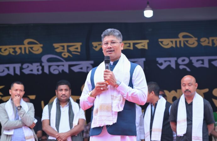 তিনিচুকীয়াৰ বাৰেকুৰি আঞ্চলিক যুৱ সংঘৰ দ্বাদশ দ্বি-বাৰ্ষিক অধিৱেশনত মন্ত্ৰী পীযুষ হাজৰীকা