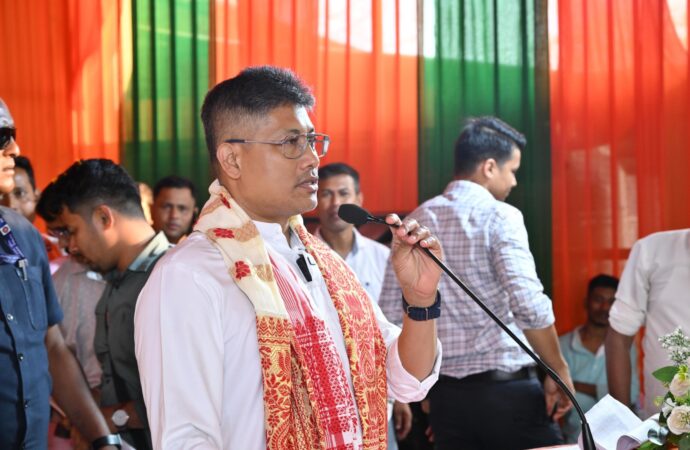 ‘পাকিস্তানৰ লগত সু-সম্পৰ্ক আছে কংগ্ৰেছৰ নেতা গৌৰৱ গগৈৰ!’- মন্ত্ৰী পীযুষ হাজৰীকা