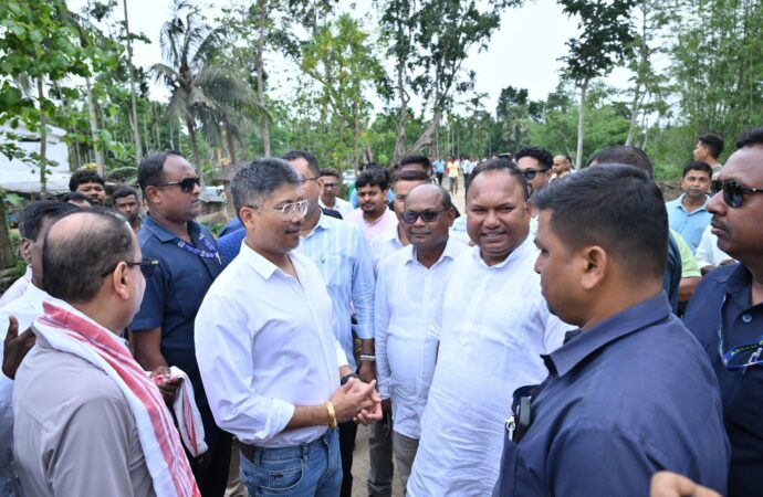 ৰাজ্যৰ বান-খহনীয়া সমস্যা সমাধানৰ বাবে মন্ত্ৰী পীযুষ হাজৰীকাৰ তৎপৰতা