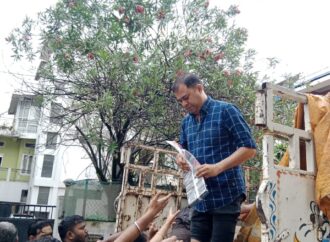 মহানগৰৰ বানাক্ৰান্তৰ কাষত অসম ৰাজ্যিক পৰিবহণ নিগমৰ উপাধ্যক্ষ প্ৰণৱ জ্যোতি লহকৰ