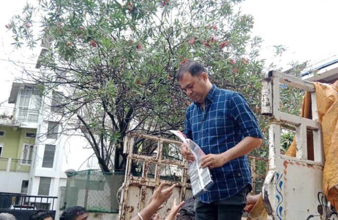 মহানগৰৰ বানাক্ৰান্তৰ কাষত অসম ৰাজ্যিক পৰিবহণ নিগমৰ উপাধ্যক্ষ প্ৰণৱ জ্যোতি লহকৰ