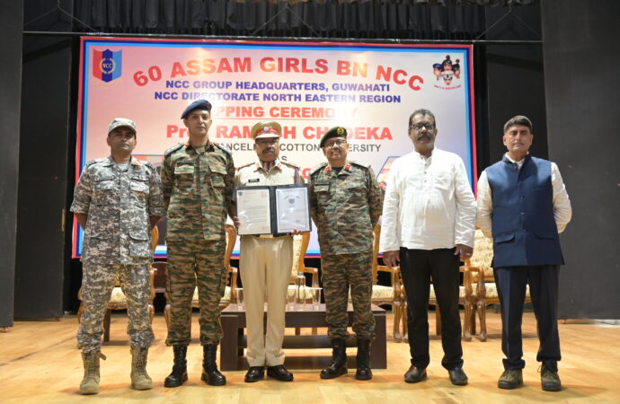 কটনৰ উপাচাৰ্য অধ্যাপক ৰমেশ চন্দ্ৰ ডেকাক এনচিচি ‘সন্মানীয় কৰ্নেল’ পদবী প্ৰদান