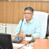 শোণিতপুৰৰ জিলা আয়ুক্তৰ কাৰ্যালয়ত চৰকাৰী আঁচনিৰ পৰ্যালোচনা বৈঠকত অভিভাৱক মন্ত্ৰী পীযুষ হাজৰীকা