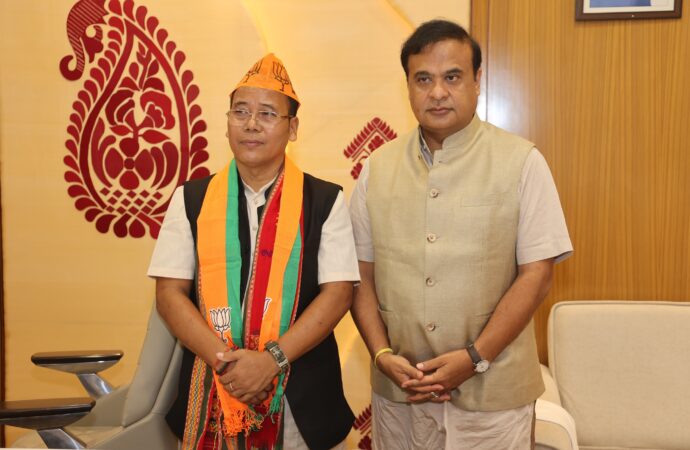 🔹বাংলাদেশী আগ্ৰাসন প্ৰতিৰোধৰ বাবে ড০ হিমন্ত বিশ্ব শৰ্মাই লোৱা পদক্ষেপত আকৃষ্ট হৈ মই বিজেপিত যোগদান কৰিছোঃ দৃষ্টি ৰাজখোৱা