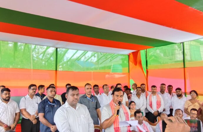 জামুগুৰিত বীৰ শ্বহীদ মনবৰ নাথৰ প্ৰতিমূৰ্তি উন্মোচন মুখ্যমন্ত্ৰীৰ