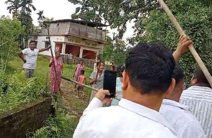 স্বৰ্গদেউ চাও লুং চ্যুকাফাৰ বৰঘৰত মিঞাৰ আক্ৰমণ