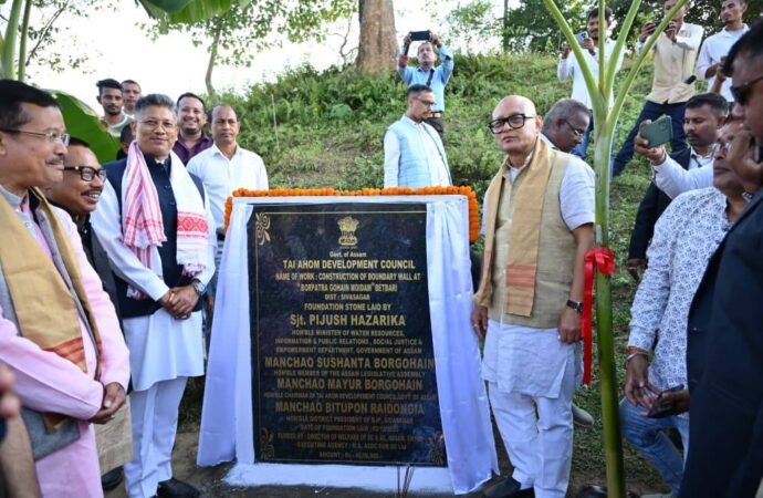 ‘ছয় জনগোষ্ঠীক জনজাতিকৰণ কৰা হ’বই’: শিৱসাগৰত দৃঢ় মন্তব্য পীয়ুষ হাজৰিকাৰ