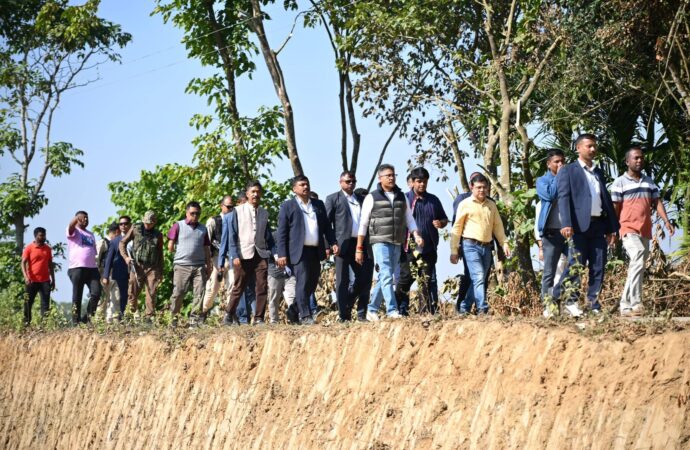 দক্ষিণ ধৰমতুলত মথাউৰি পৰিদৰ্শন জলসম্পদ মন্ত্ৰী পীয়ুষ হাজৰিকাৰ