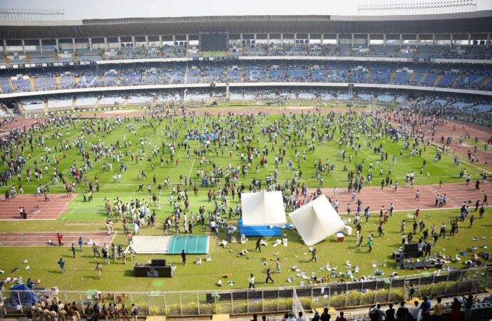 মাত্ৰ ৫০ হাজাৰ ভিৰেই নিয়ন্ত্ৰণ কৰিব নোৱাৰিলে কলিকতা প্ৰশাসনে