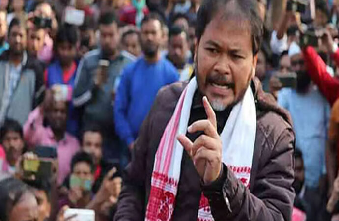 ‘ছাৰ্জশ্বীট ফালি পেলাই দিম’ অখিলৰ মন্তব্যত অসম উত্তাল